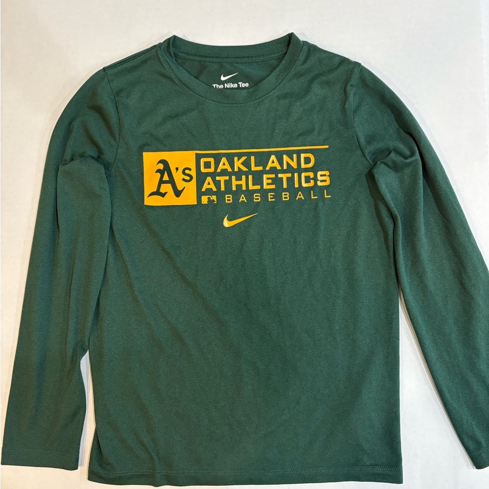 Nike Kids Oakland A’s Long Sleeve Dri-Fit Tee – Size S (8)